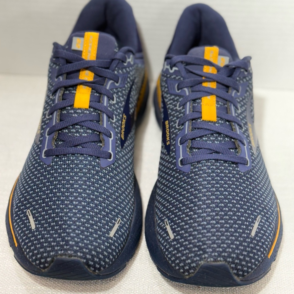 Men’s Brooks Sneakers Adrenaline Gts 22 Athletic Running Shoe Navy Blue Size 12